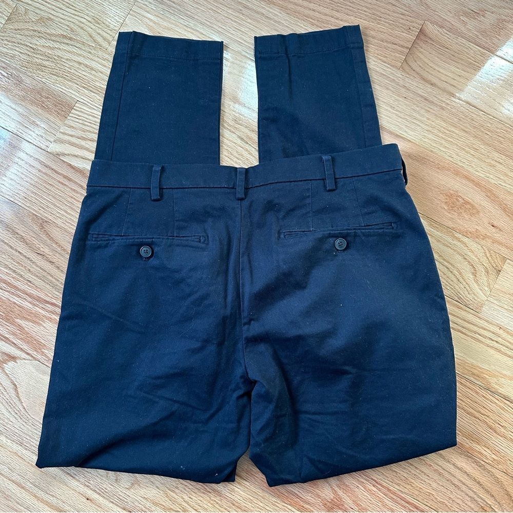NWOT 32x30L Men’s Uniqlo Navy Blue Classic Slim Straight Fit Chino Style Pants - Picture 5 of 6